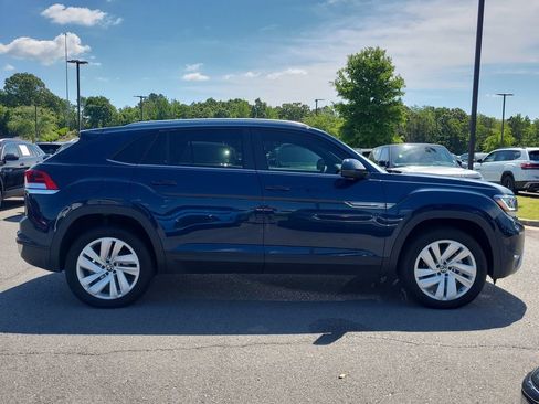 Used 2023 Volkswagen Atlas Cross Sport SE w/ Panoramic Sunroof Package AWD/4WD image 6