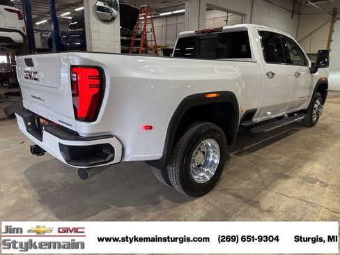 New 2025 GMC Sierra 3500 Denali w/ Denali Reserve Package image 7