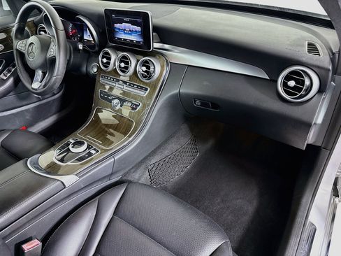 Used 2018 Mercedes-Benz C 300 Sedan w/ Premium Package image 30