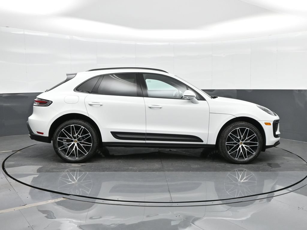 Certified 2026 Porsche Macan AWD/4WD image 10