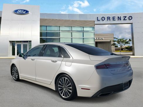 Used 2020 Lincoln MKZ image 7