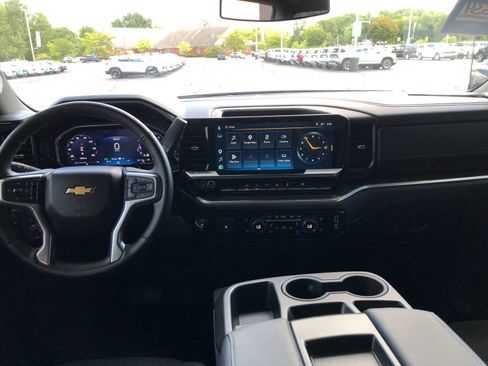 Used 2026 Chevrolet Silverado 1500 LT AWD/4WD image 13