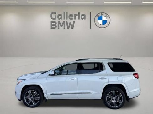 Used 2019 GMC Acadia Denali w/ Technology Package FWD image 10