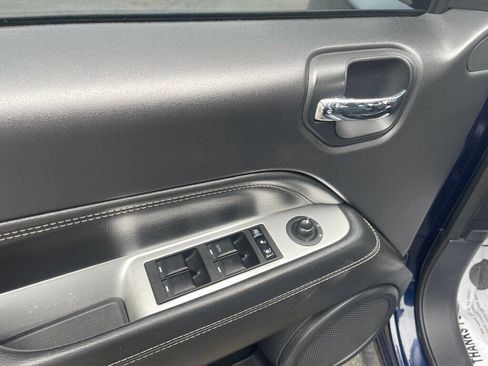 Used 2016 Jeep Compass Latitude image 22