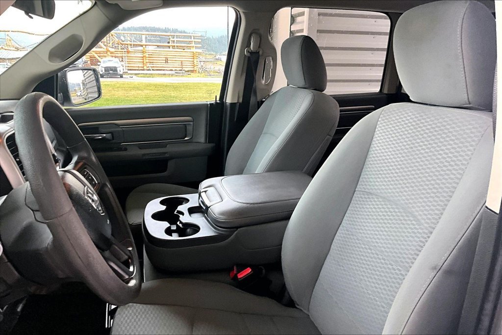 Used 2020 RAM 1500 Classic SLT AWD/4WD image 25