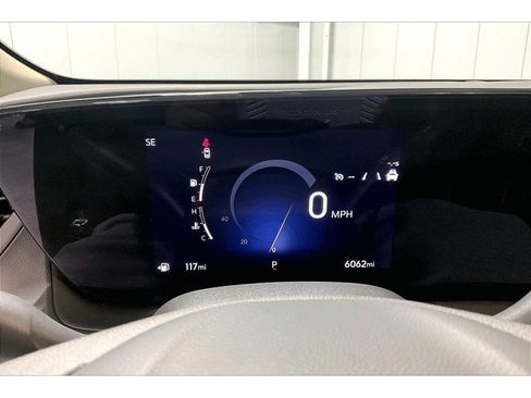 Used 2024 Buick Encore GX Avenir w/ Avenir Technology Package AWD/4WD image 22