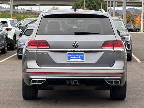 Used 2022 Volkswagen Atlas SEL Premium image 4