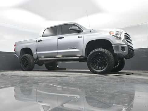 Used 2017 Toyota Tundra SR5 AWD/4WD image 24