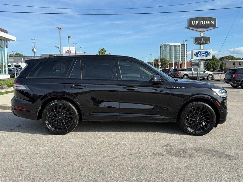 Certified 2023 Lincoln Aviator Reserve w/ Equipment Group 201A AWD/4WD image 2