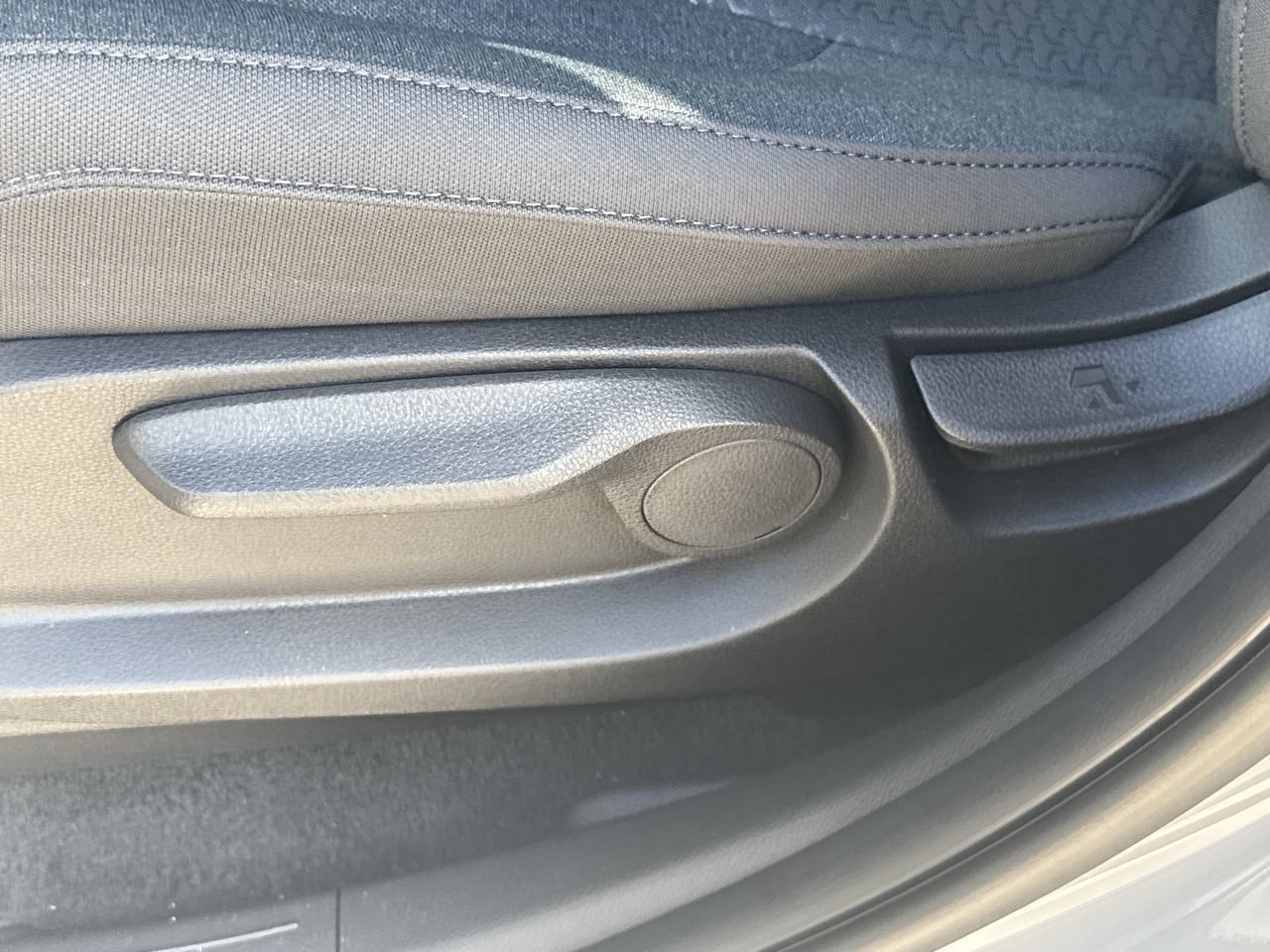 New 2027 Kia Carnival LX FWD image 14