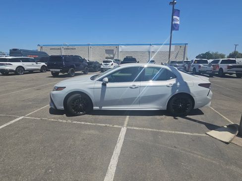 Used 2024 Toyota Camry XSE FWD image 5