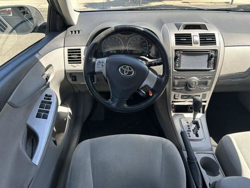 Used 2013 Toyota Corolla LE w/ Premium Pkg FWD image 9