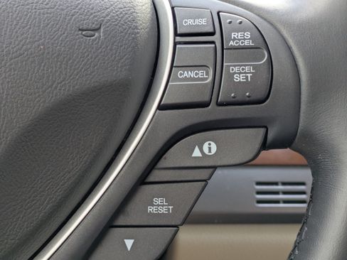 Used 2017 Acura RDX w/ AcuraWatch Plus Package FWD image 25