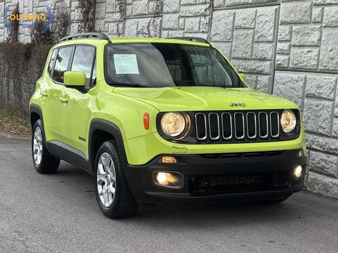 Used 2018 Jeep Renegade Latitude image 3