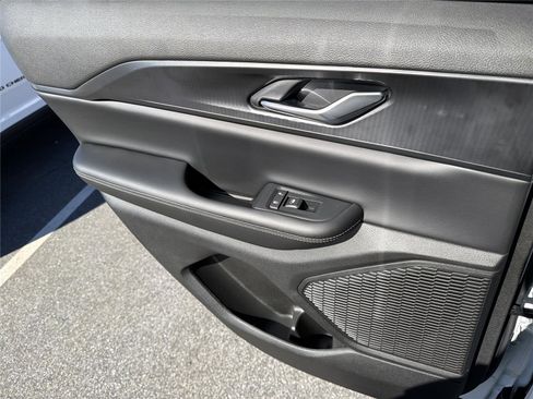 New 2025 Jeep Grand Cherokee Altitude image 22