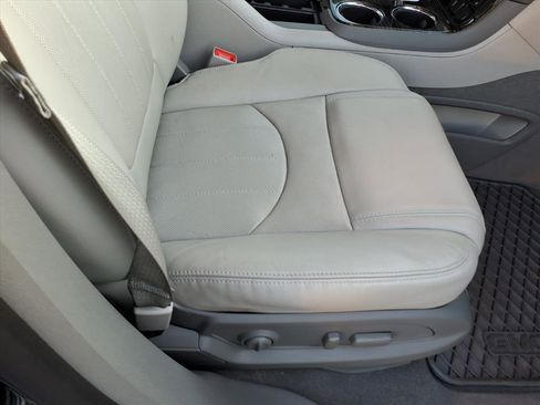 Used 2017 GMC Acadia Limited SLT image 17