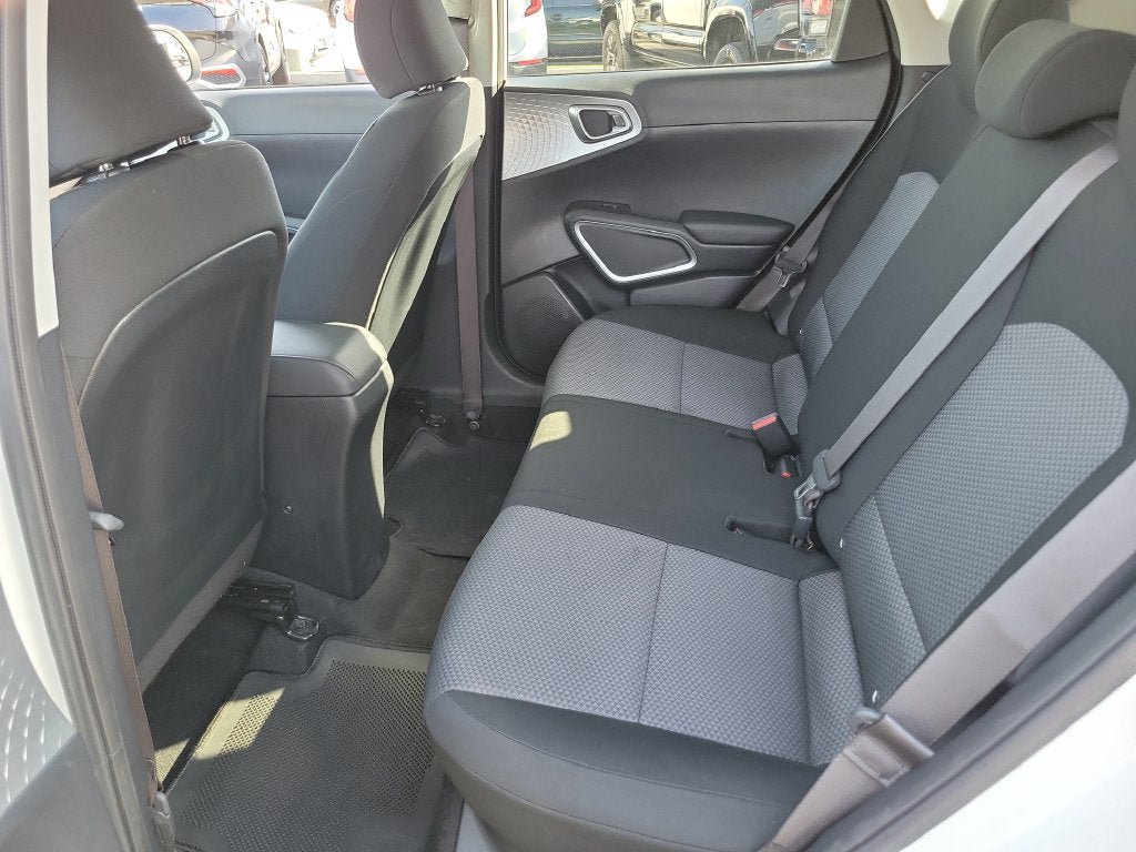 Used 2021 Kia Soul LX FWD image 11