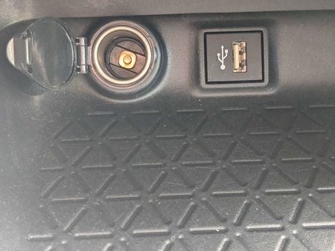 Used 2025 Toyota RAV4 XLE w/ Convenience Package FWD image 27