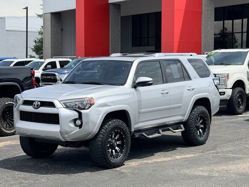 Used 2018 Toyota 4Runner SR5 Premium AWD/4WD image 30