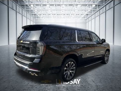 New 2026 Chevrolet Suburban High Country AWD/4WD image 3