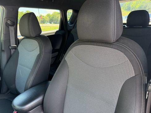 Used 2018 Kia Soul + FWD image 13