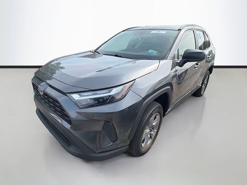 Used 2023 Toyota RAV4 LE AWD/4WD image 5