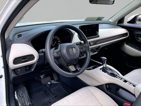 Certified 2025 Honda HR-V LX image 12