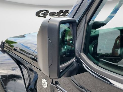 Used 2023 Jeep Wrangler Unlimited Sahara AWD/4WD image 27
