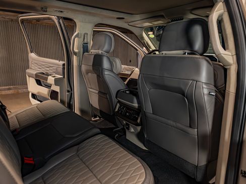 Used 2026 Ford F450 Platinum w/ Platinum Plus Package AWD/4WD image 29