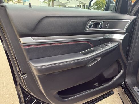 Used 2018 Ford Explorer Sport image 13