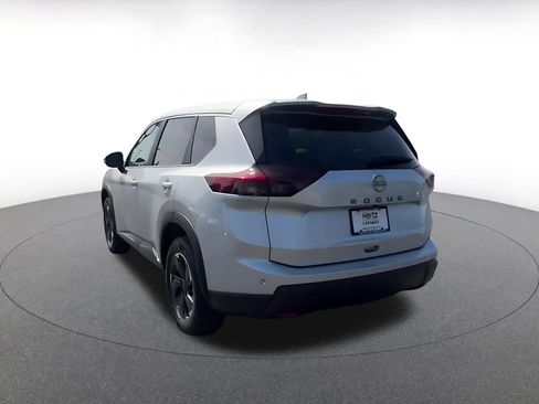 Used 2025 Nissan Rogue SV FWD image 11