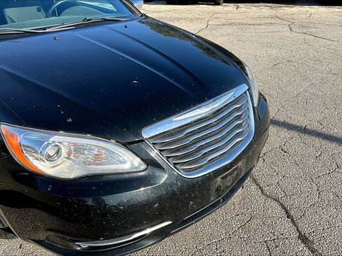 Used 2013 Chrysler 200 Limited image 3