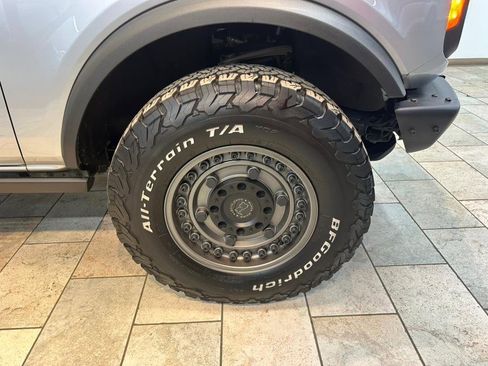 Used 2022 Ford Bronco Black Diamond image 9