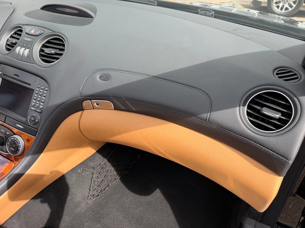 Used 2012 Mercedes-Benz SL 550 image 35