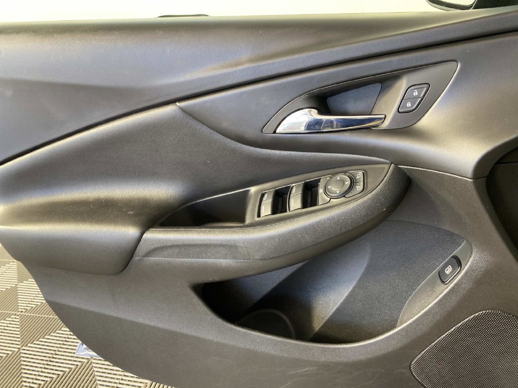 Used 2018 Chevrolet Volt LT FWD image 22