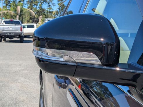 Certified 2025 Lincoln Navigator Reserve image 14