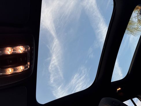 Certified 2023 Mercedes-Benz GLB 250 image 10