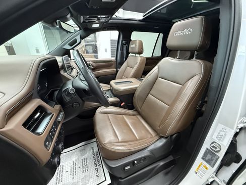 Used 2024 Chevrolet Tahoe High Country image 13