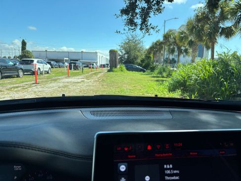 Used 2025 Jeep Compass Limited image 18