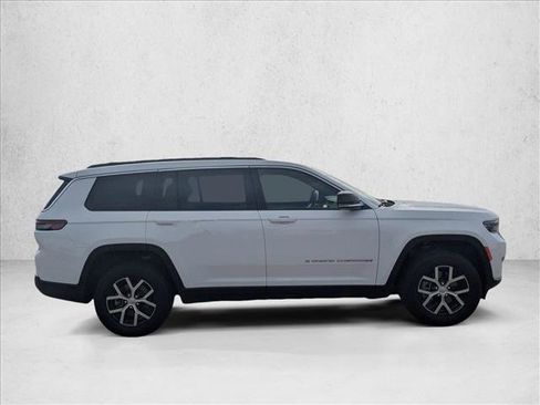 Used 2025 Jeep Grand Cherokee L Limited RWD image 4