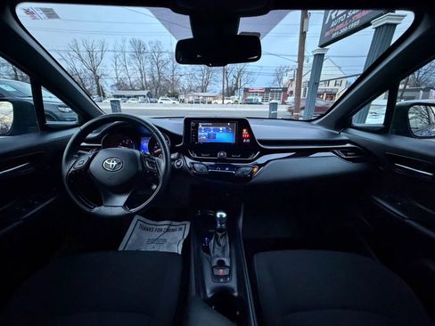 Used 2018 Toyota C-HR XLE image 30