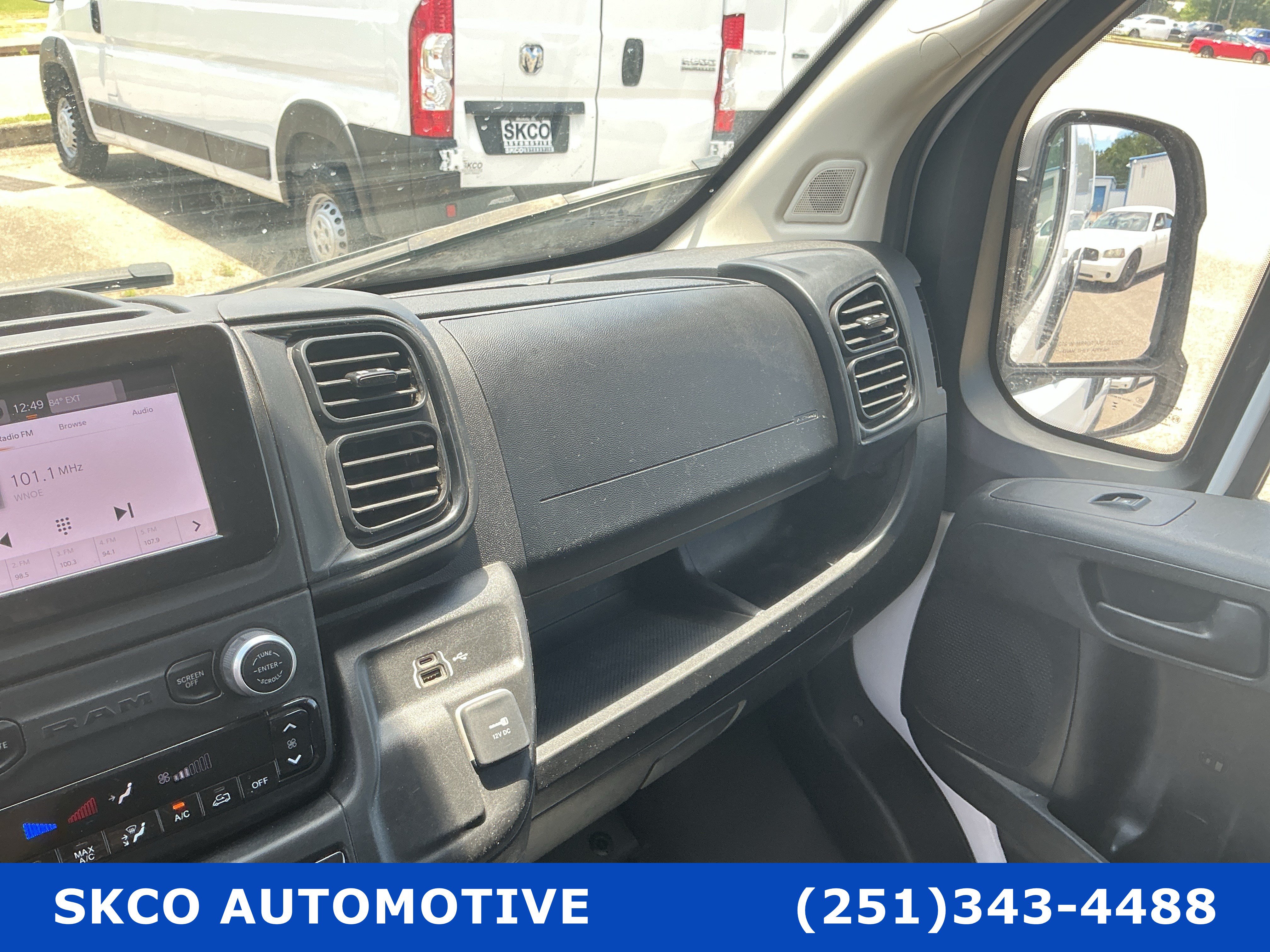 Used 2024 RAM ProMaster 2500 w/ Convenience Group FWD image 24