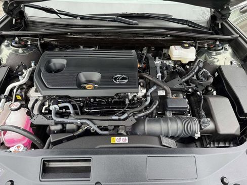 Used 2025 Lexus ES 300h w/ Premium Package image 27