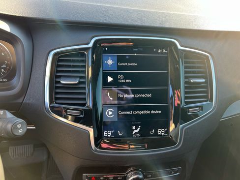 Used 2018 Volvo XC90 T5 Momentum w/ Convenience Package image 19