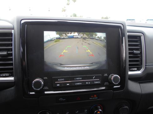 Used 2024 Nissan Frontier SV w/ Technology Package RWD image 14