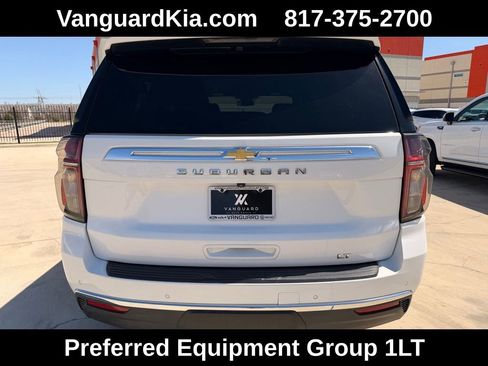 Used 2024 Chevrolet Suburban LT RWD image 4