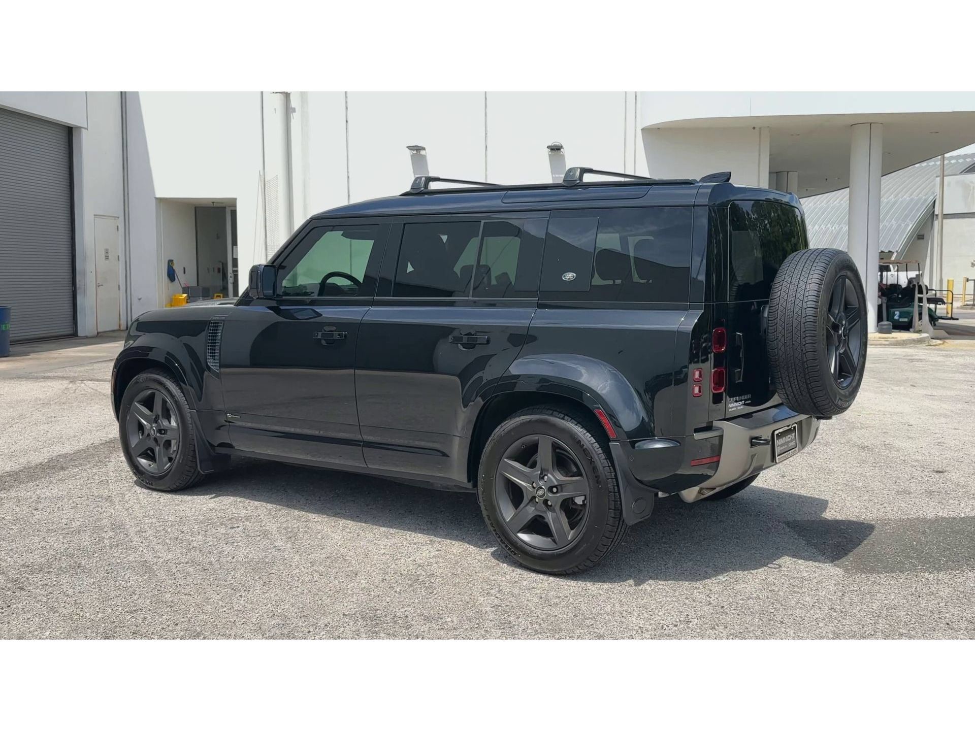 Used 2021 Land Rover Defender 110 X-Dynamic SE AWD/4WD image 6