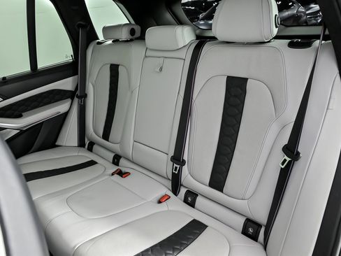 Used 2021 BMW X5 M w/ Competition Package image 25