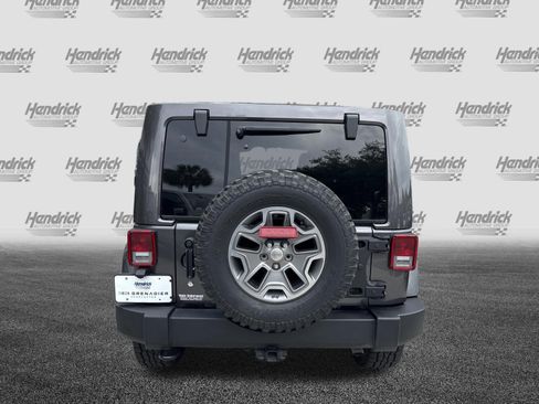 Used 2018 Jeep Wrangler Unlimited Rubicon w/ Dual Top Group AWD/4WD image 8