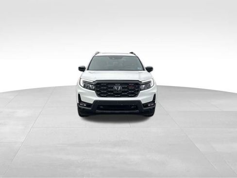 Certified 2025 Honda Passport TrailSport image 8